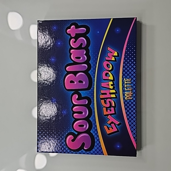 Bombshell Cosmetica Sour Blast Eyeshadow Palette - Picture 3 of 6